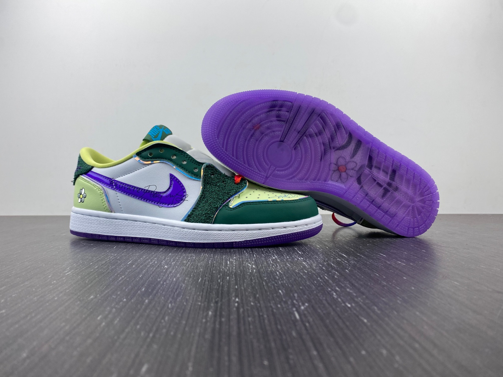 Air Jordan 1 Low OG “Doernbecher” FD9665-351