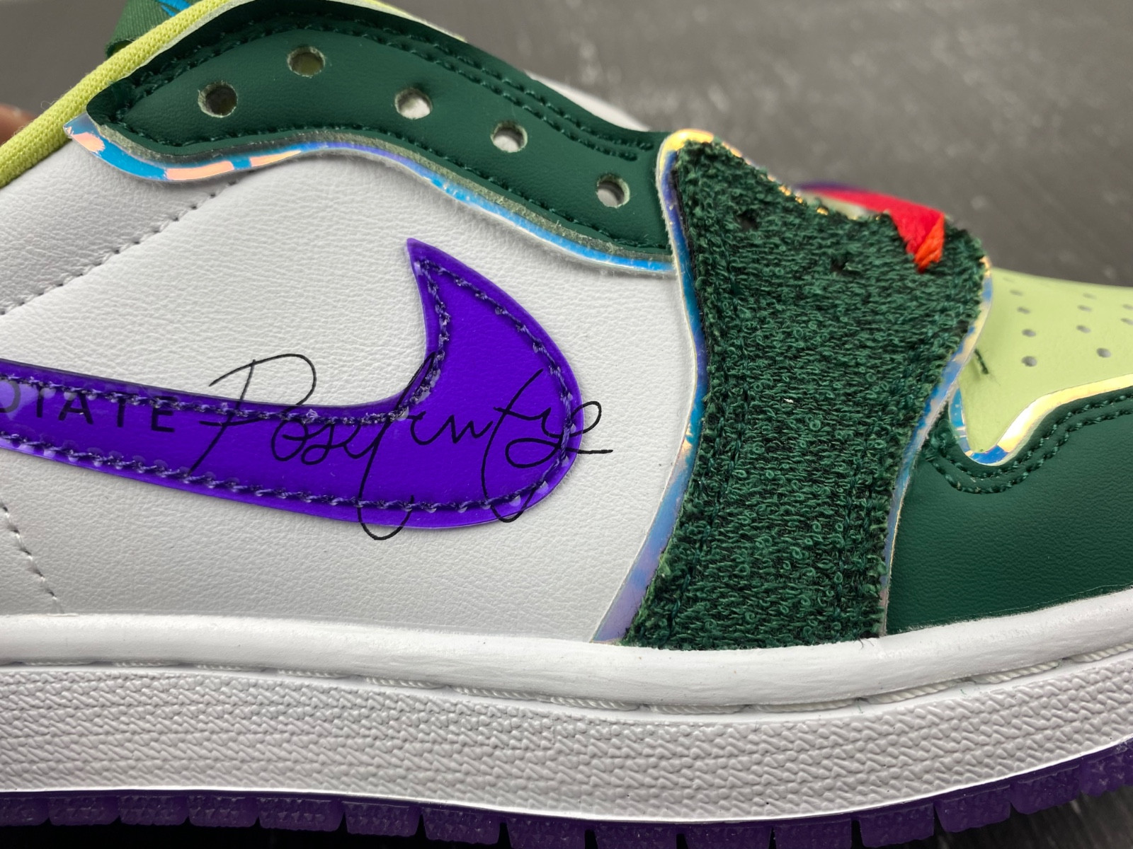 Air Jordan 1 Low OG “Doernbecher” FD9665-351