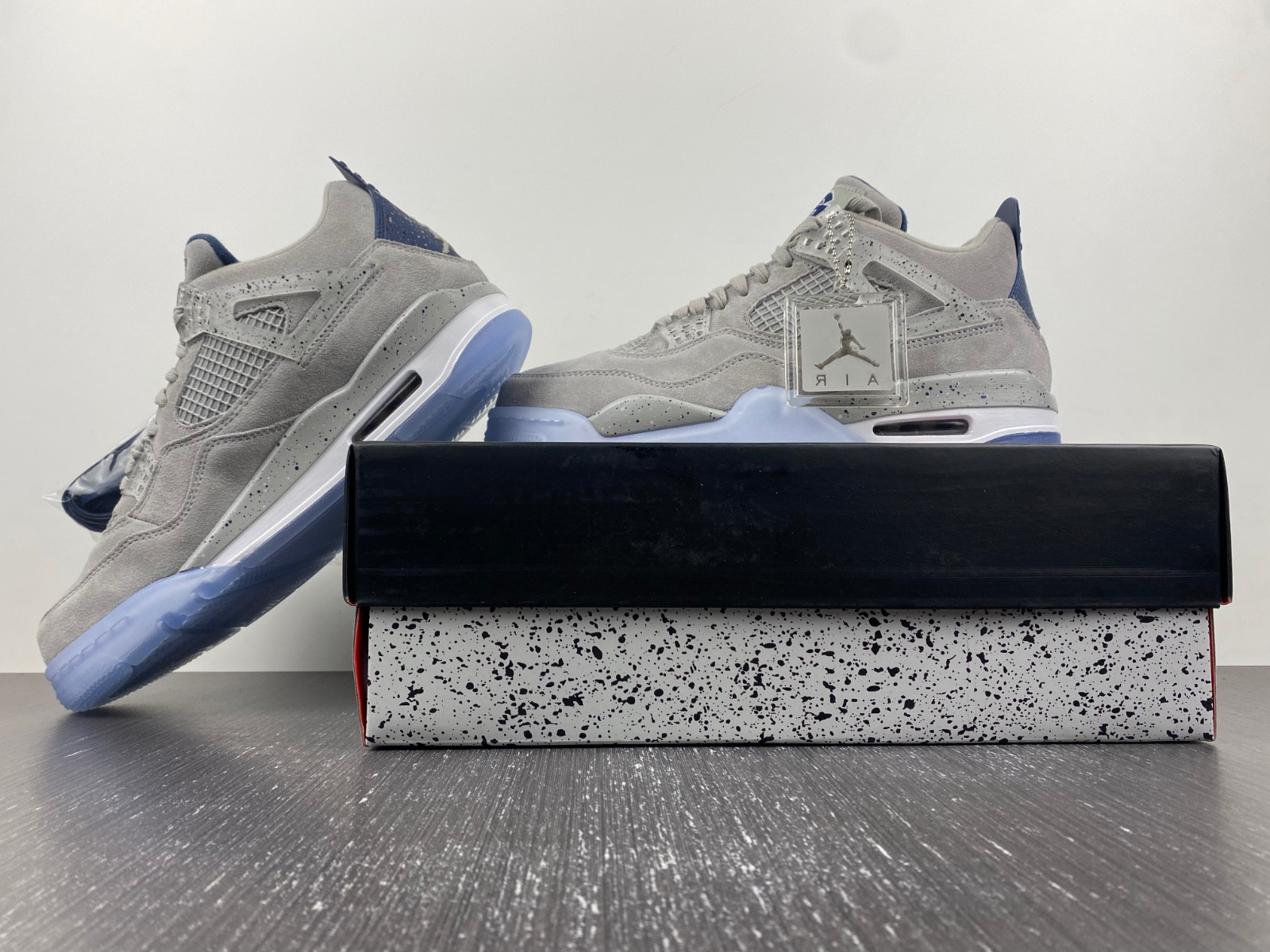 Air Jordan 4 Retro