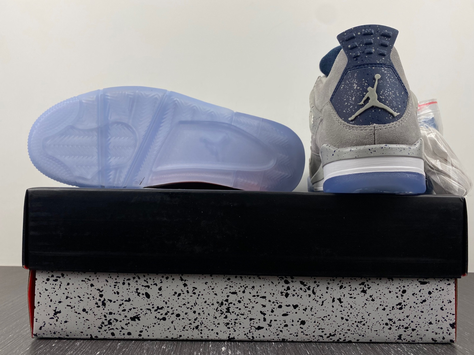 Air Jordan 4 Retro