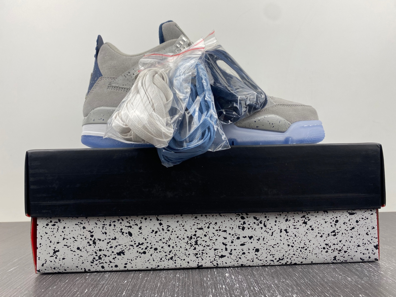 Air Jordan 4 Retro