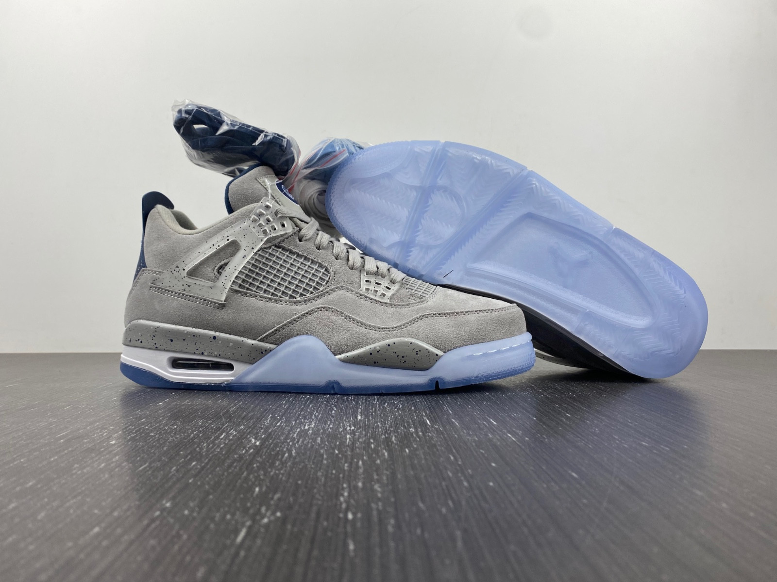 Air Jordan 4 Retro