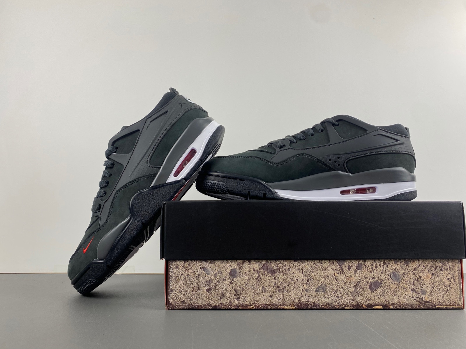 Nigel Sylvester x Air Jordan 4 RM “Driveway Grey” HF4334-004