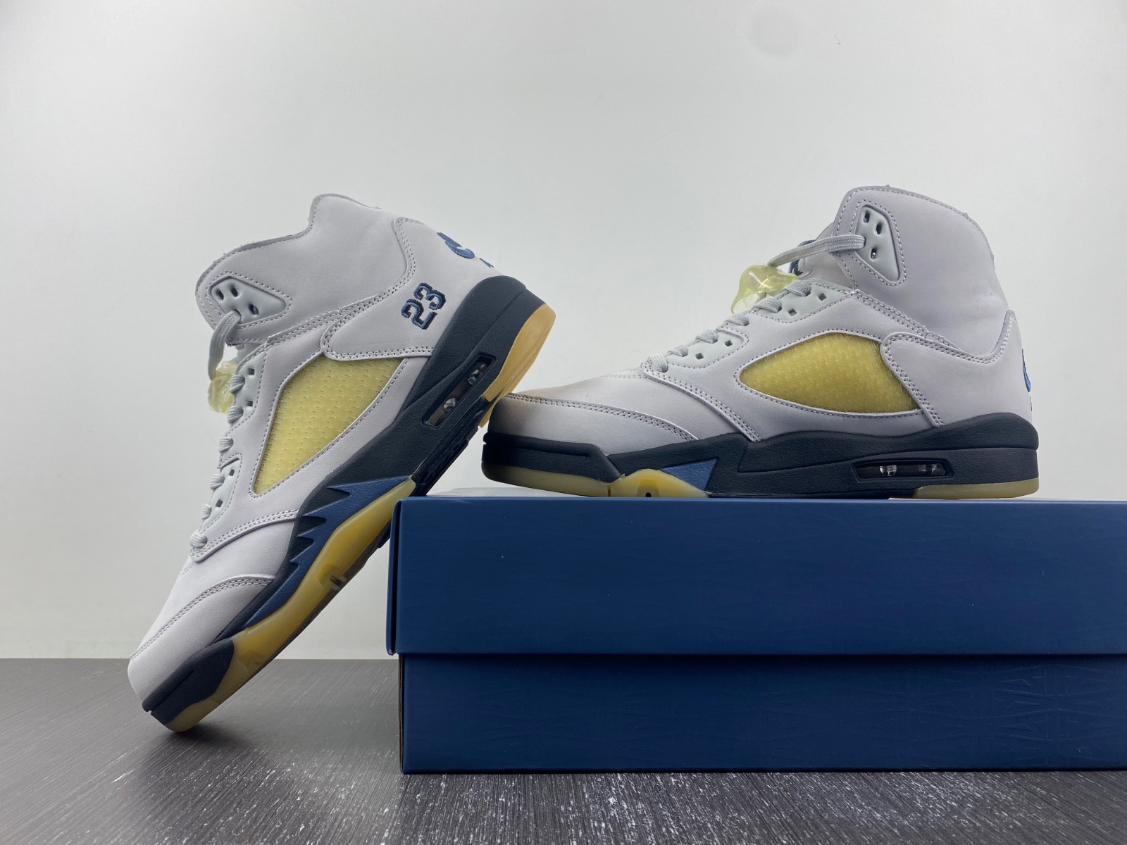 A Ma Maniere x Air Jordan 5 WMNS FZ5758-004