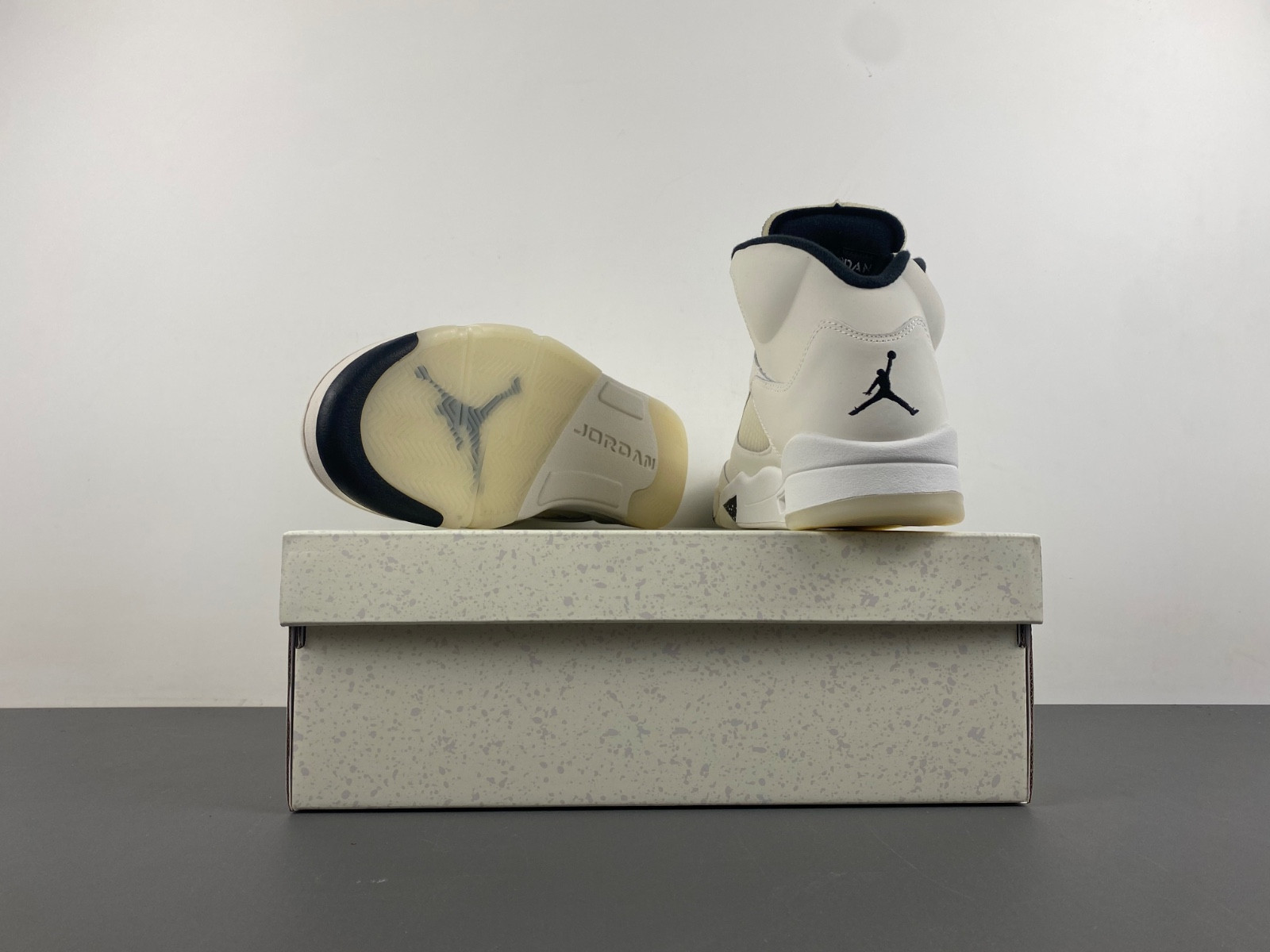 AIR JORDAN 5 RETRO