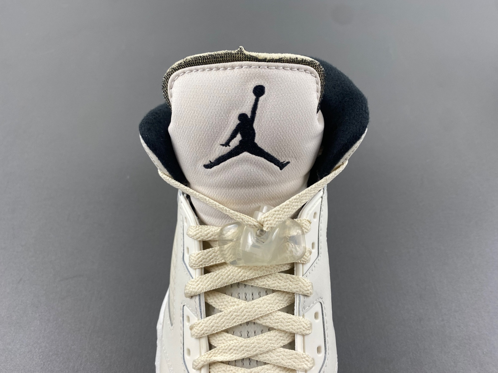 AIR JORDAN 5 RETRO