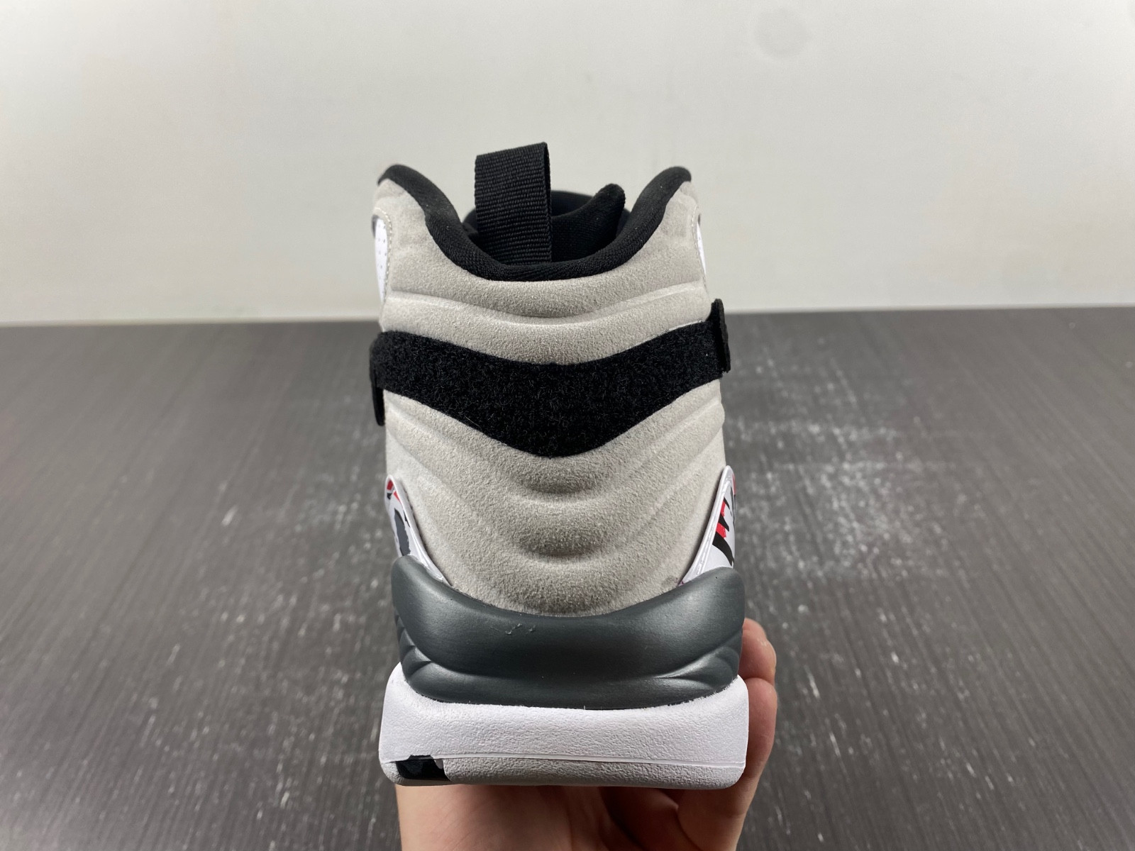 Air Jordan 8 Retro “Bugs Bunny” 305381-103