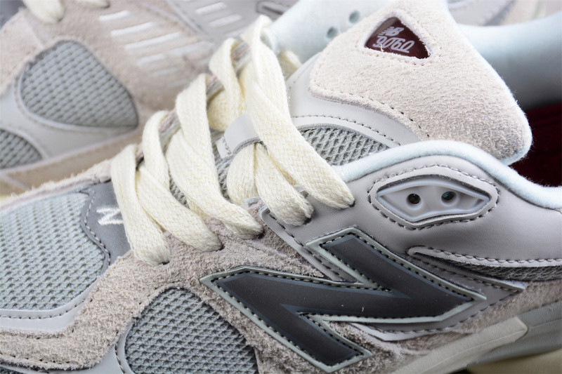 NEW Balan* Sneakers