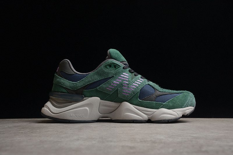 NEW Balan* Sneakers