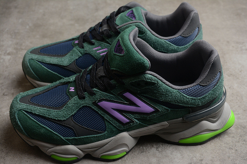 NEW Balan* Sneakers