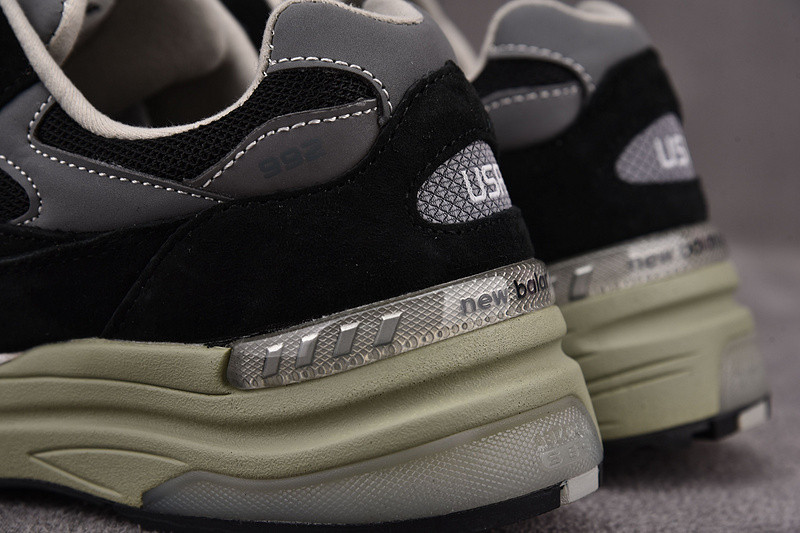 NEW Balan* Sneakers