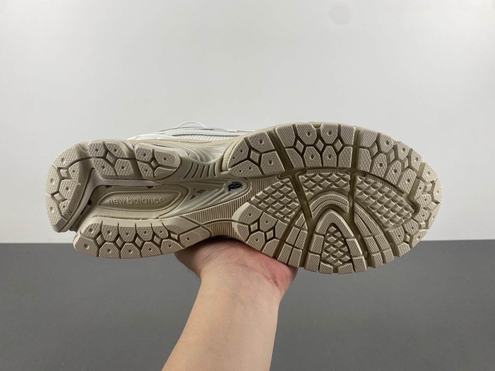 New Balance 1906R