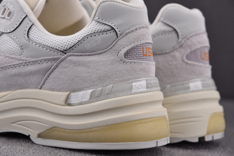 NEW Balan* Sneakers