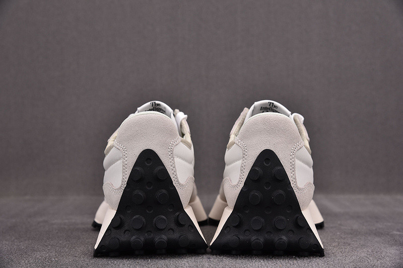 NEW Balan* Sneakers