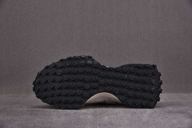 NEW Balan* Sneakers