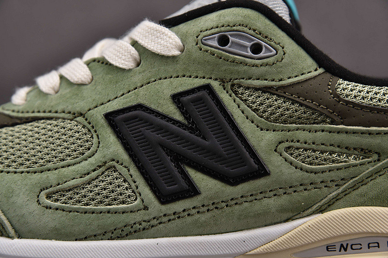NEW Balan* Sneakers