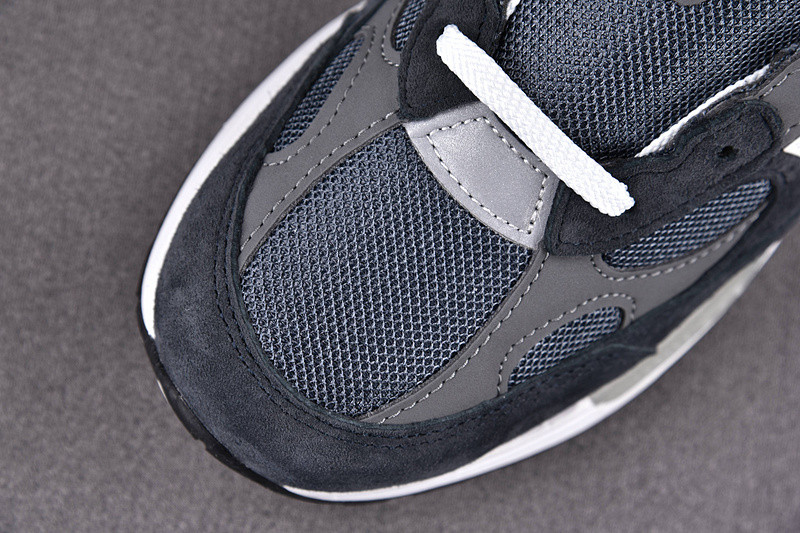 NEW Balan* Sneakers
