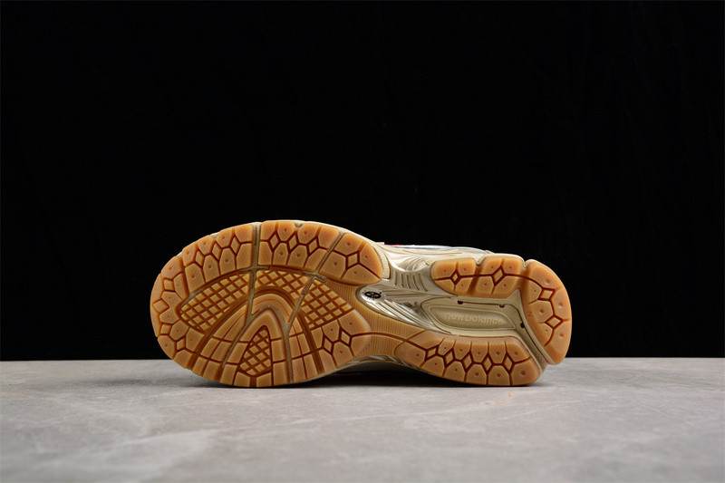 NEW Balan* Sneakers
