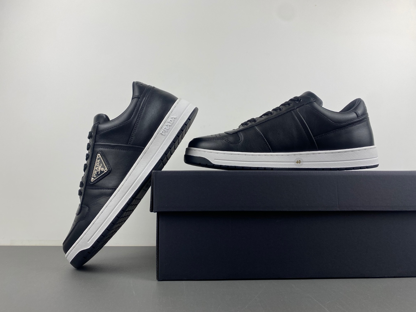 PA Low Sneakers