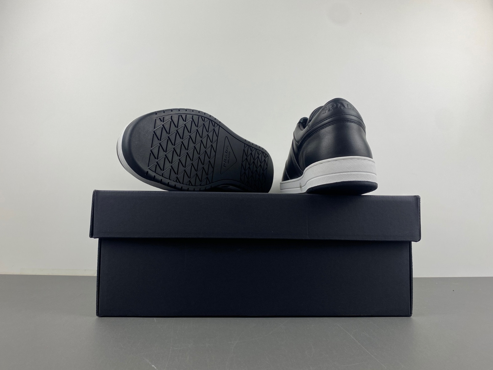 PA Low Sneakers