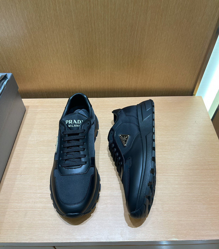PA Low Sneaker