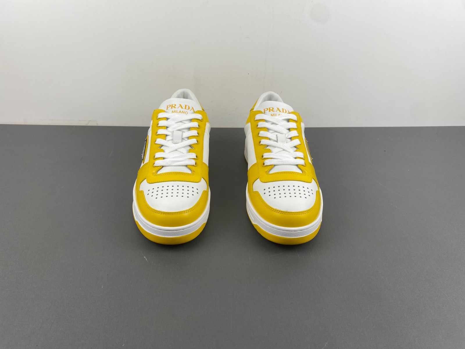PA Low Sneakers