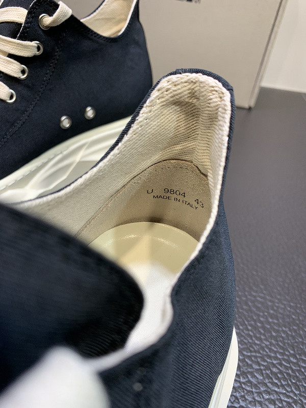 RO Sneakers