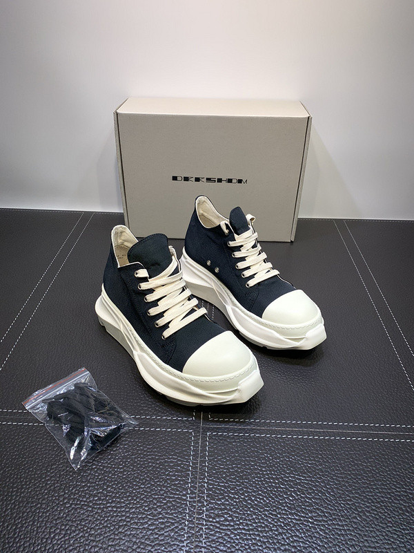RO Sneakers
