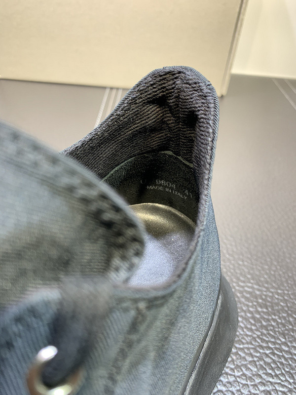 RO Sneakers